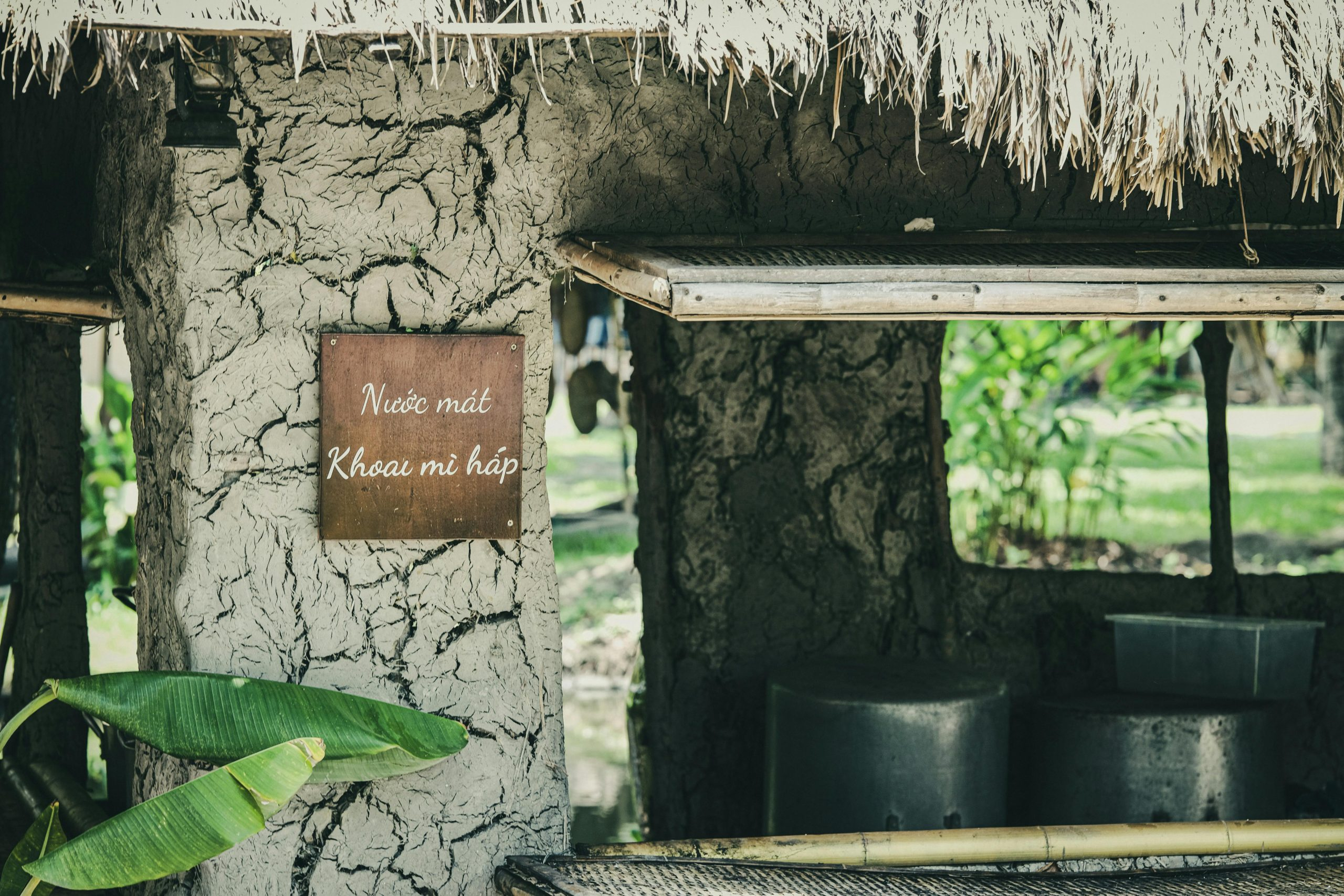 Simple Ways to Eat Like a Local Without Breaking the Bank