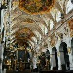 Mastering the Art of Vintage and Secondhand Finds