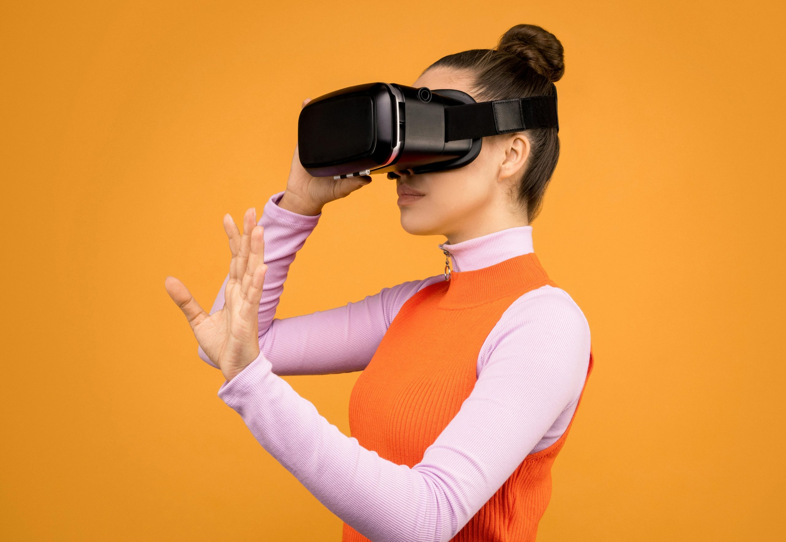 Innovative Use of Virtual Reality in Classroom Instruction