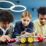 Building Decentralized Applications with Distributed Ledger Tech