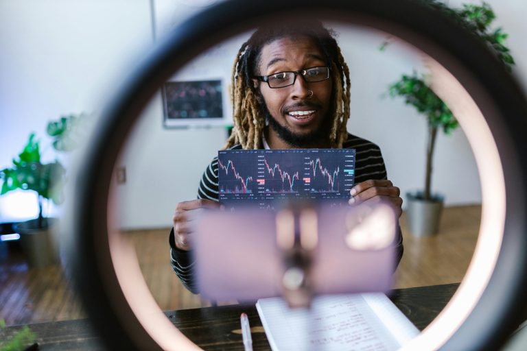 The Essential Checklist for Choosing a Financial Advisor Wisely